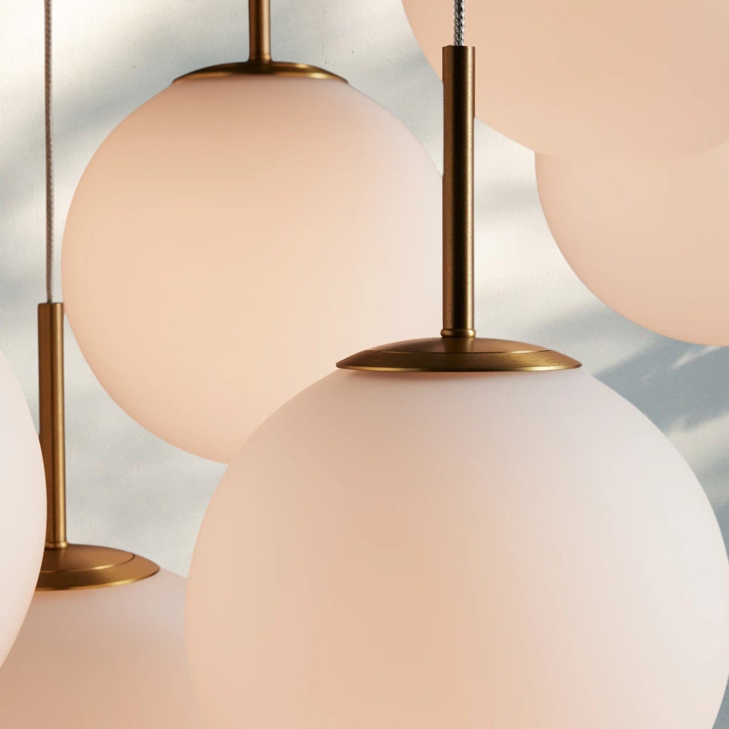 Casens Modern Linear Chandelier - Hand-Blown Glass Globe Pendant Light for Dining Table & Kitchen Island