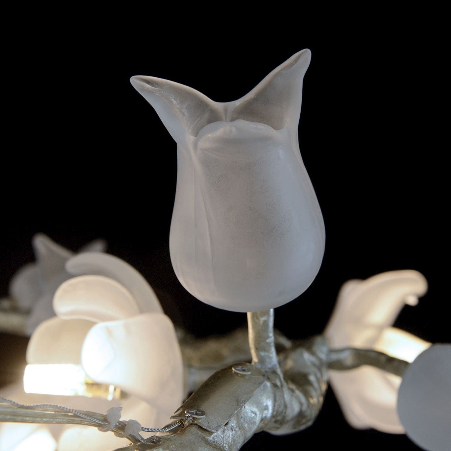 Tulip Glass Silver Leaf Twelve-Light Halo Chandelier