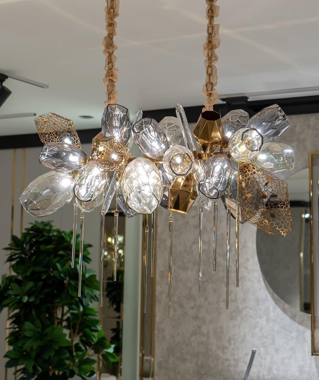Modern Wine Glass Shape Chandelier Italian Light Luxury Light Fixture for Dining Room/Living Room