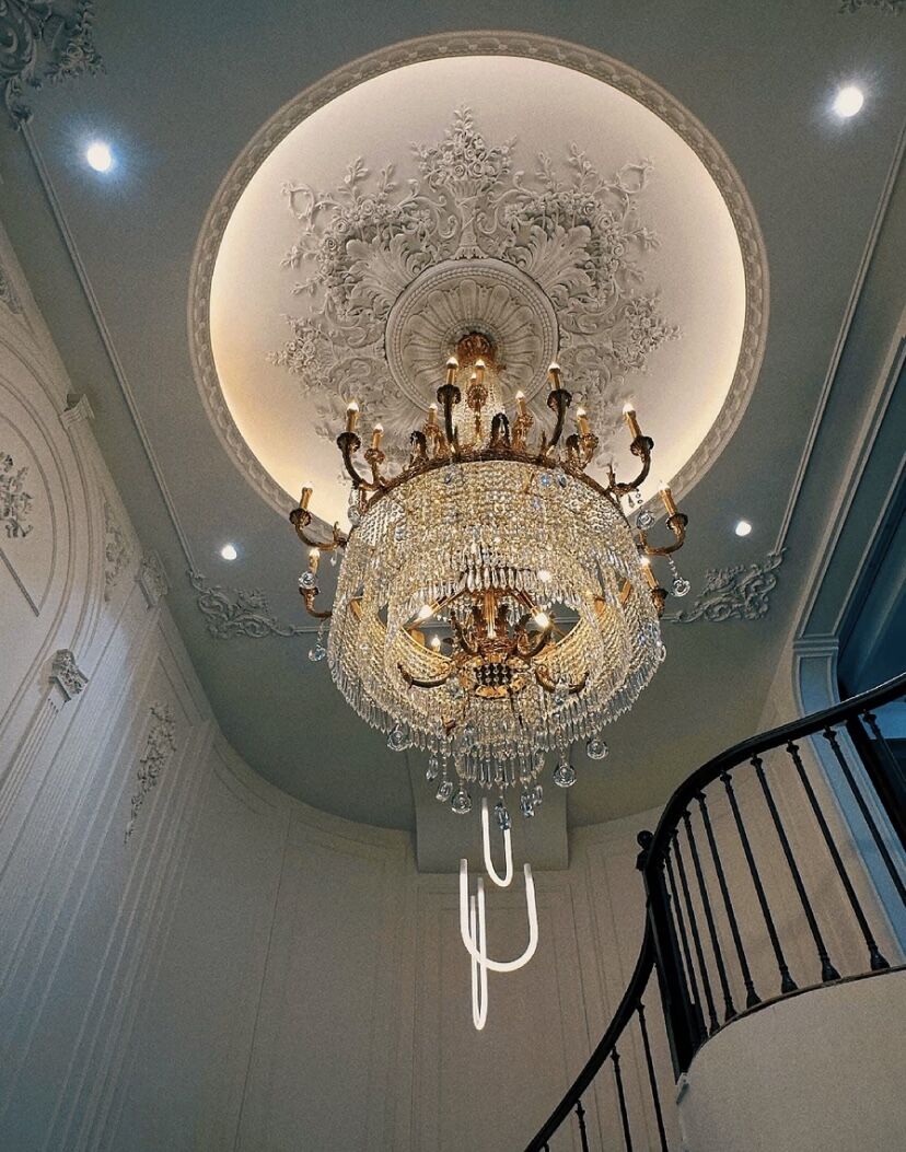 Stunning Oversized Luxury Golden Metal Candle Crystal Tassel Chandelier For High-ceiling Staircase/Entryway/Living/Meeting Room