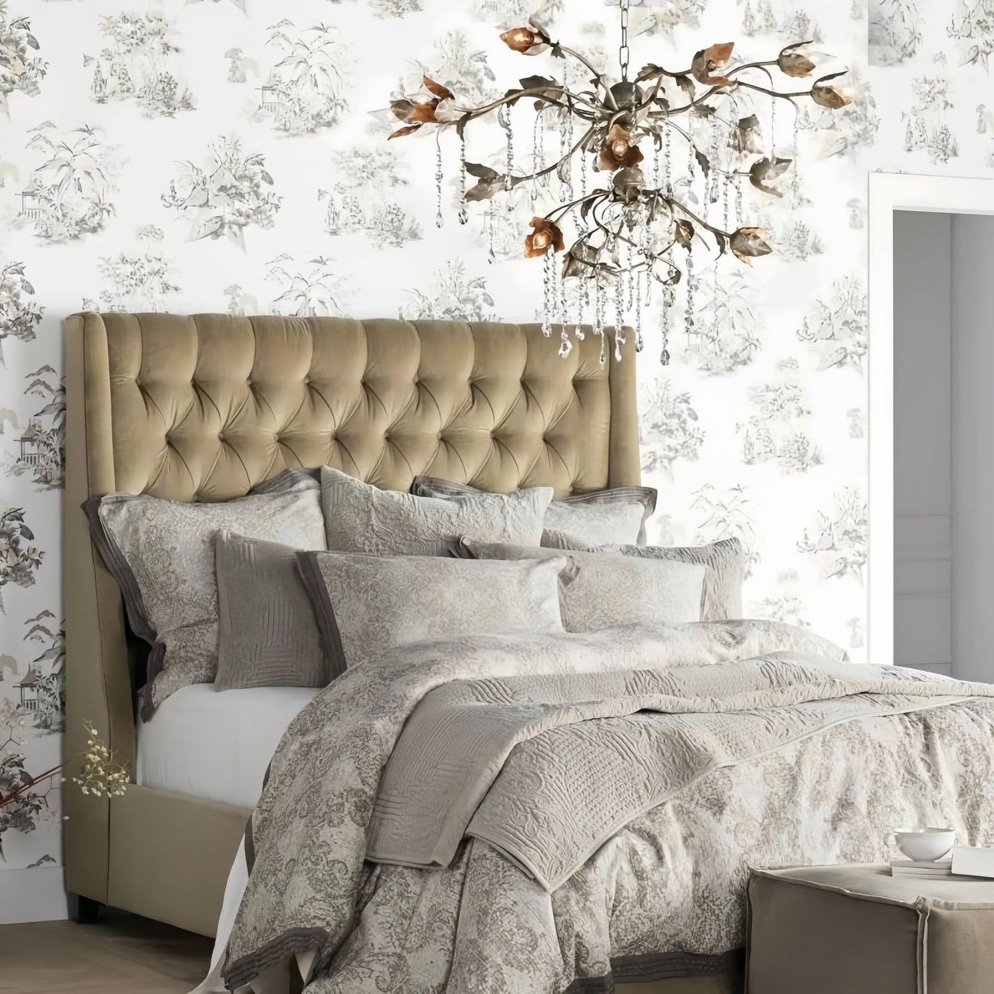 Viticcia Round Chandelier
